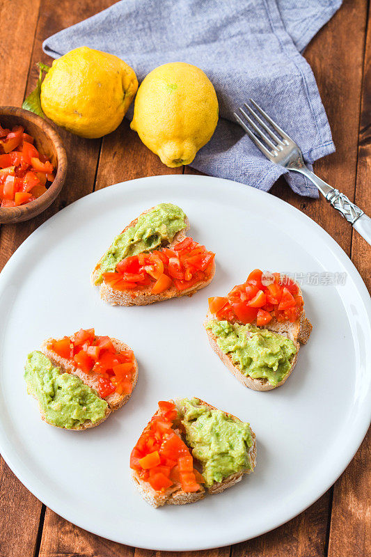 Heart shaped veggie canapés